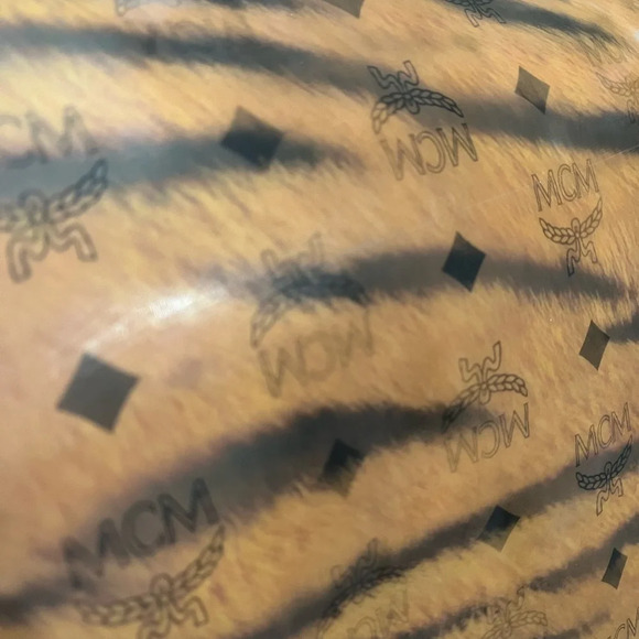 MCM Phenomenon Jumbo shoulder Bag - Picture 5 of 16